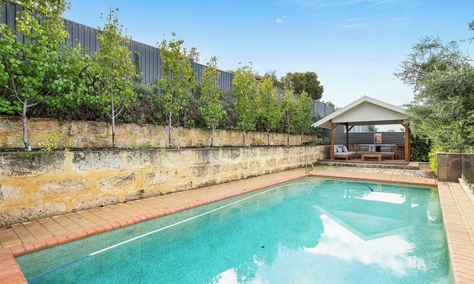 Kallaroo Casa | Modern Family Home with Pool and Entertaining Area