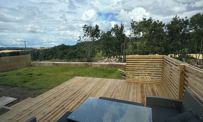 Hoylandswaine Casa | Modern Family/Pet Friendly Barn Conversion in a rural setting great access