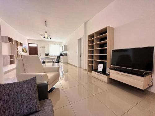 Ta' Giorni Apartamento | Modern family retreat in St Julians