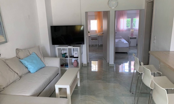 Nea Fokaia Condominio | Modern family-sized condo near the beach