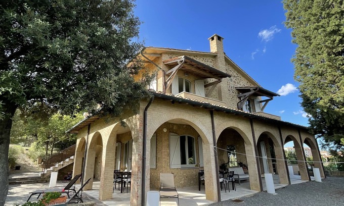 San Quirico d'Orcia Casa | Modern Farmhouse surrounded by vineyard/olive groves, 5 min from the town center