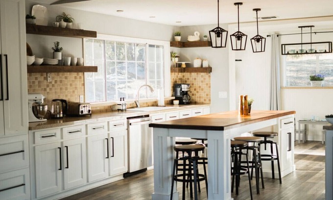 Ahwahnee Casa | Modern Farmhouse by Casa Oso with hot tub/ views