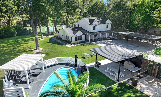 Seguin Otro | Modern Farmhouse on the Guadalupe River in Seguin, TX!