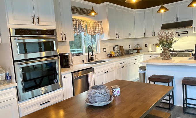 Rainbow CDP Otro | Modern Farmhouse Space