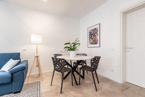 Historic Centre Apartamento | Modern Flat with Garden and parking in Quiet Area