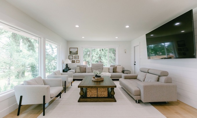 Hazel Dell Casa | Modern Forest Escape in the Heart of Vancouver
