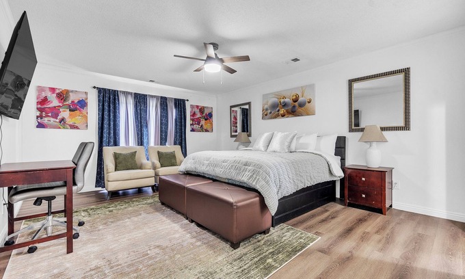 Southwind Casa | Modern, Freshly Updated 5- Bedroom Brick Home just Minutes from the airport.