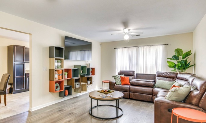 Lake Carolina Casa | Modern Gem: 18 Mi to Downtown Columbia!