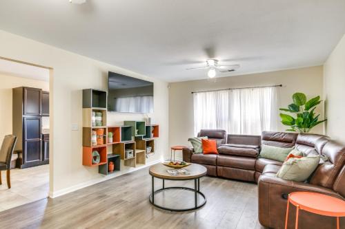 Lake Carolina Casa | Modern Gem 18 Mi to Downtown Columbia!