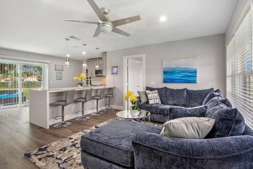 Riviera Beach Casa | Modern getaway near the beach with room for a boat