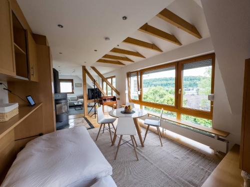 Heidenheim an der Brenz Apartamento | Modern Glass Front Apartment With Amazing View B17