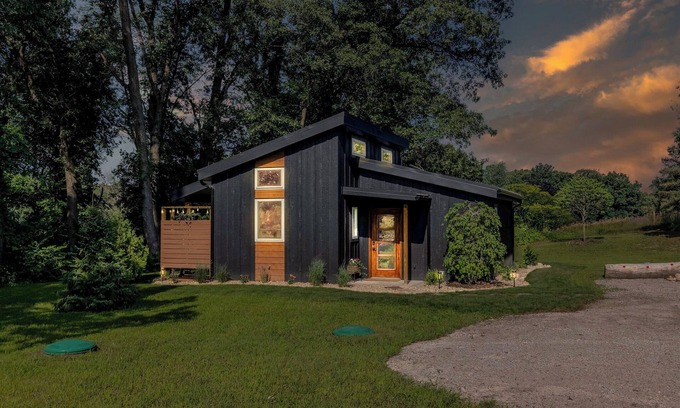 Middlebury Casa | Modern Guest House in Amish Country