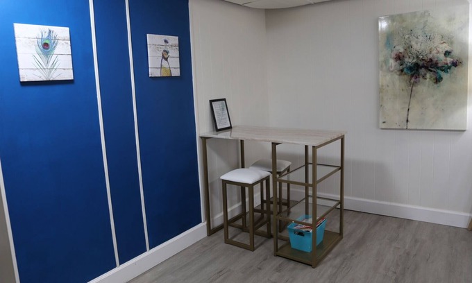 Concord Apartamento | Suite de invitados moderna con cocina completa y patio privado