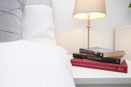 Adamsdown Casa | Modern Guesthouse, Fast Wi-Fi, Street Free Parking, Central, Fully Equipped