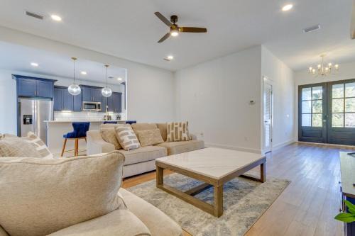 Gulf Breeze Casa | Modern Gulf Breeze Home with Patio 13 Mi to Beach!