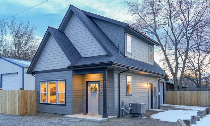 Post Falls Casa | Modern Post Falls Retreat – Movie Room