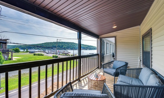 Harveys Lake Apartamento | Modern Harveys Lake Apartment w/ Beach Access!