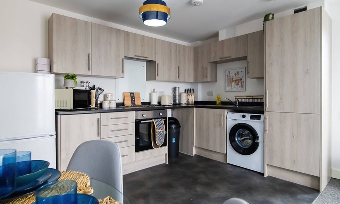 George Green Apartamento | Modern Heathrow 2 Bed 2 Bath Serviced Apartment