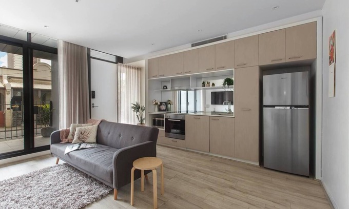 Richmond North Apartamento | Modern Heights Resort Style Living off Bridge Rd
