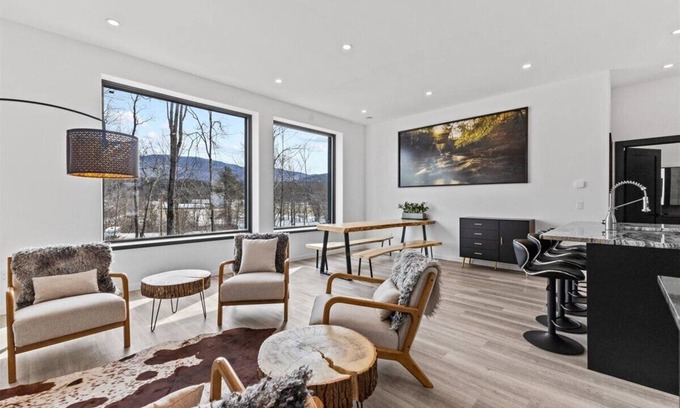 Moscow Casa | Modern Hideaway Chefs Kitchen & Sauna 15min to Ski