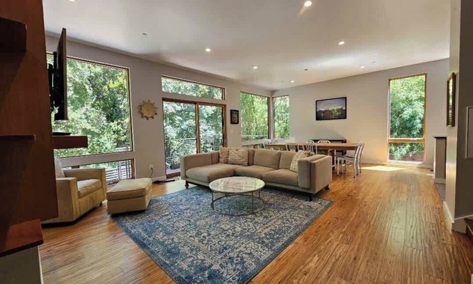 Felton Casa | Modern Hideaway in the Redwoods