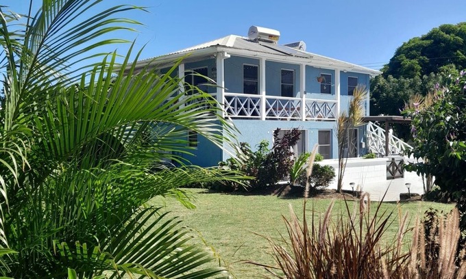 Oistins Casa | Modern, high standard, 100 metres to beach, short walk to Oistins