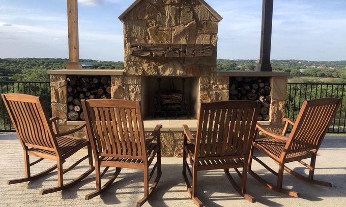 West Cave Estates Casa | Retiro moderno de Hill Country