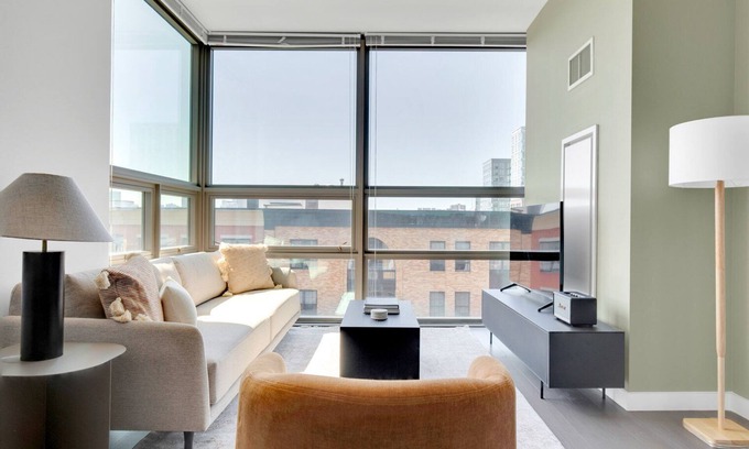 Hoboken Apartamento | Modern Hoboken 2BR w/ PATH Shuttle, Gym & W/D, by Blueground