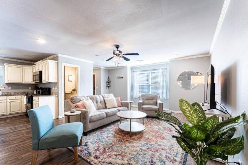 Fayetteville Casa | Modern Home 10 minutes from Dickson St & U of A