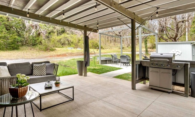 Morganton Casa | Modern Home Designed for Fun! Game-Room, Outdoor Kitchen, Firepit