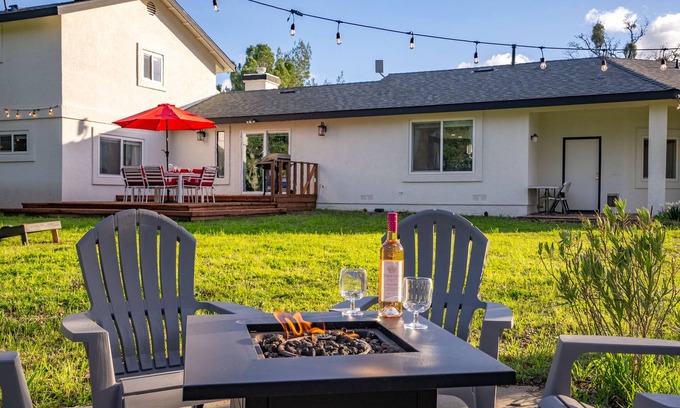 Atascadero Casa | Modern home, Dog Agility Run, Game Room, Fire Pit & New Playground