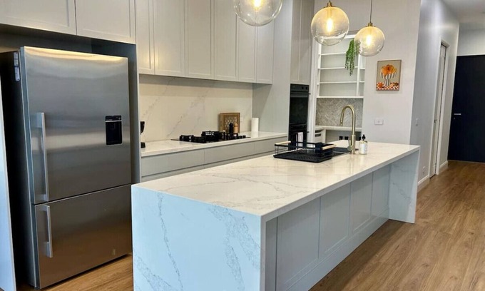 Preston Casa | Modern Home - gr8 4 groups