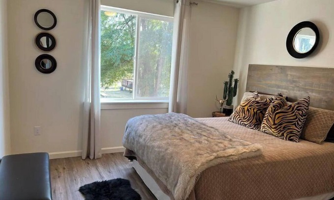 Sumner Casa | Modern home in downtown Sumner, WA