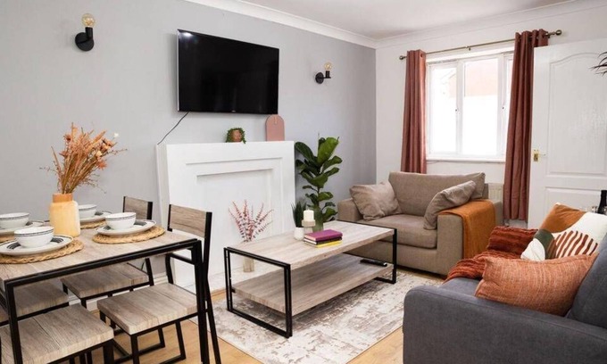 Haydock Casa | Modern Home in Haydock Sleeps 5