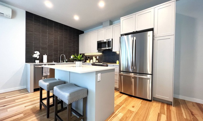 Fairmount Park Casa | Modern Home in Heart of West SEA (safer area), near Downtown, Beach, Hwy Access