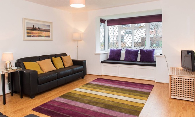 Melingriffith Casa | Modern home in peaceful location