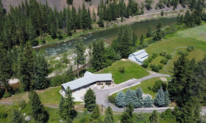 Missoula Casa | Modern home on gorgeous 7-acres along the infamous Blackfoot River