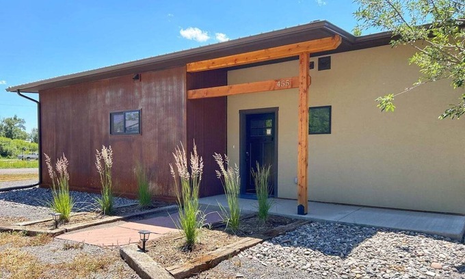 Del Norte Casa | Modern Home on Rio Grande River