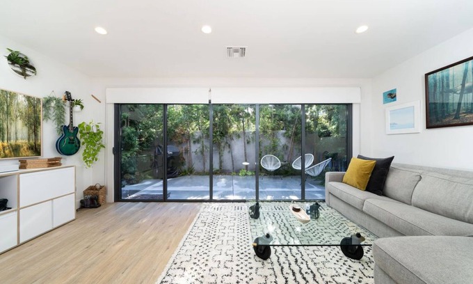 Willmore Casa | Modern Home - steps from downtown LB!