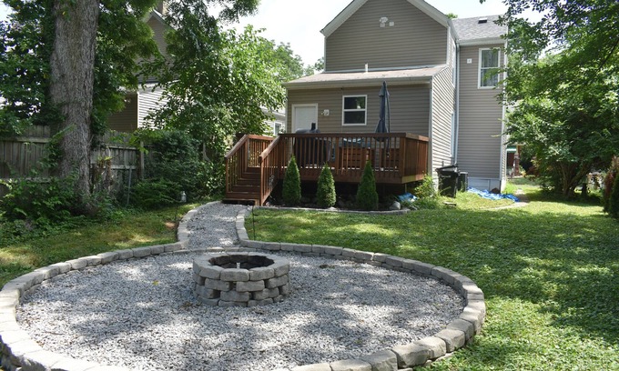Roselawn Finance Casa | Modern Home w/ Large Fire Pit