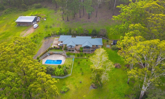 Crescent Head Casa | MODERN HOME WITH POOL IN RURAL SETTING - PET FRIENDLY