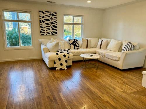 San Jose Apartamento | Modern Home with Full Gym & Personal garden