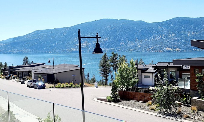 McKinley Casa | ***MODERN HOME WITH PRIVATE LAKE ACCESS AT MCKINLEY BEACH***