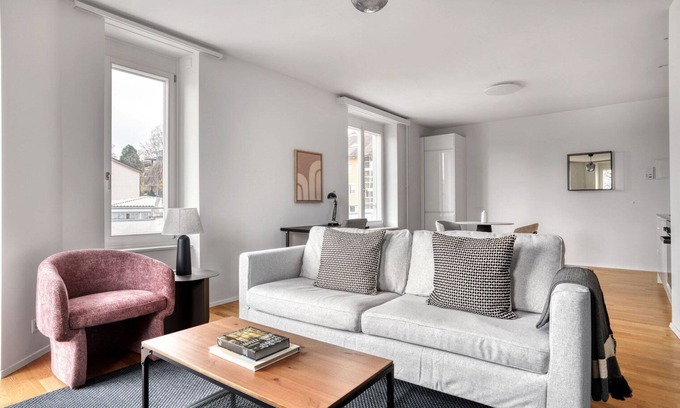 Horgen District Apartamento | Modern Horgen 2.5 Room w/ Storage & W/D, 3 min to Market, by Blueground