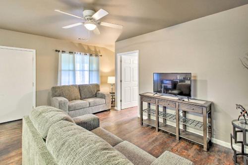 Jones Mills Casa | Modern Hot Springs Retreat about 8 Mi to Natl Park