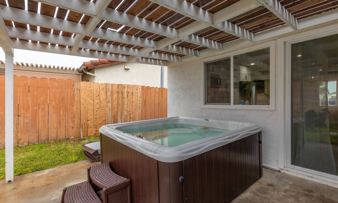 Mira Mesa Casa | Modern Hot Tub Oasis w/ Game Room