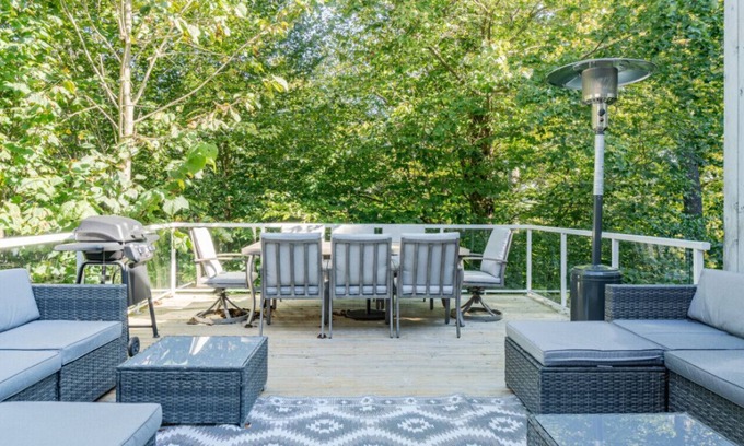 Roscoe Casa | Modern House Deep in the Woods of Roscoe