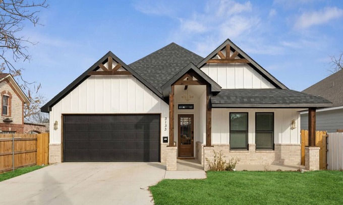 Fort Worth Casa | Modern House Near TCU