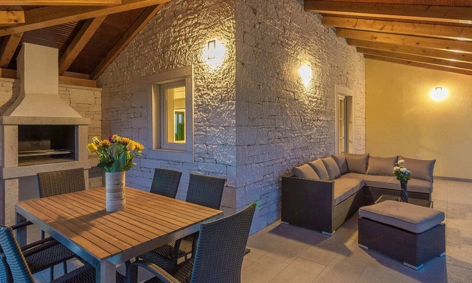 Marasi Cabaña | Villa tranquila en Dubravci con piscina