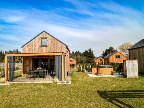 Kolczewo Casa | Modern house with private hot tub